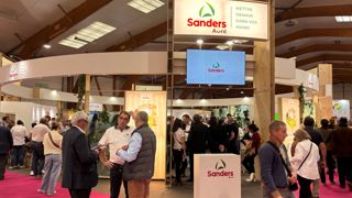 Au Space, Sanders a annoncé sa volonté d'être moteur dans l'installation et la transmission des éleveurs, dans "un contexte historique" pour son directeur général
Philippe Manry où "50% des éleveurs vont passer la main dans les cinq ou six ans".